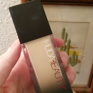Huda Beauty #FauxFilter Foundation - Milkshake